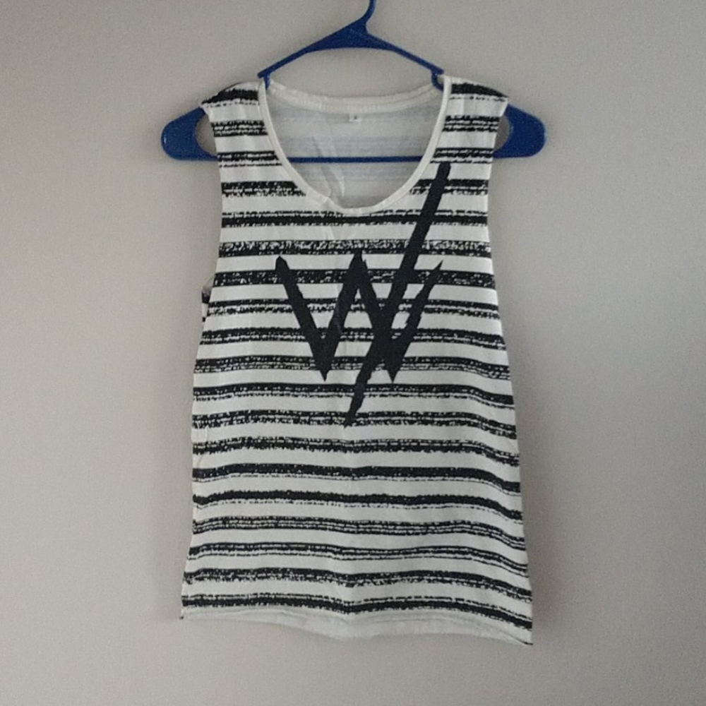 4/$20🌺 Sleeping with Sirens Tank Top
